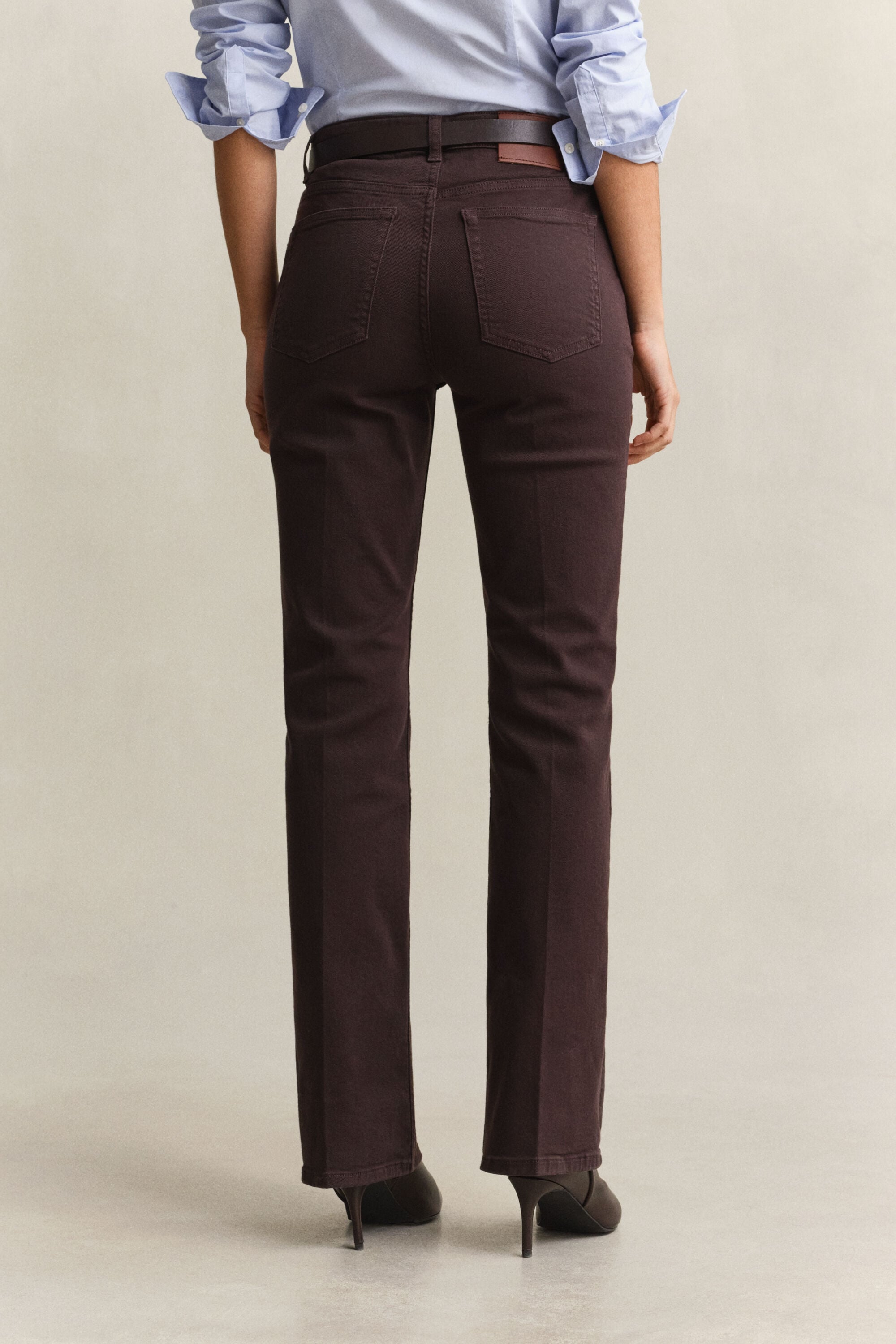 Jean coupe slim évasé coloré