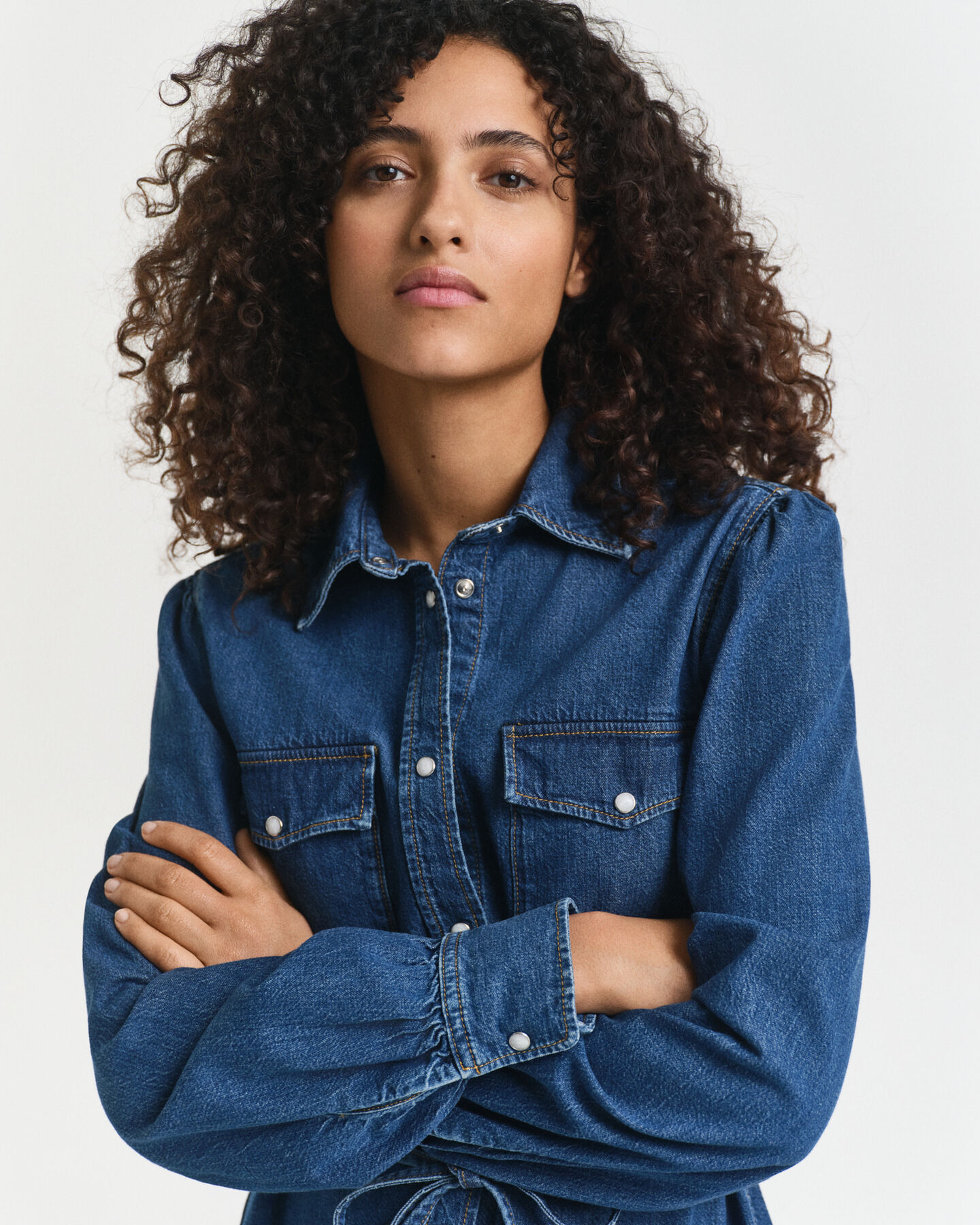 Robe en denim à manches bouffantes