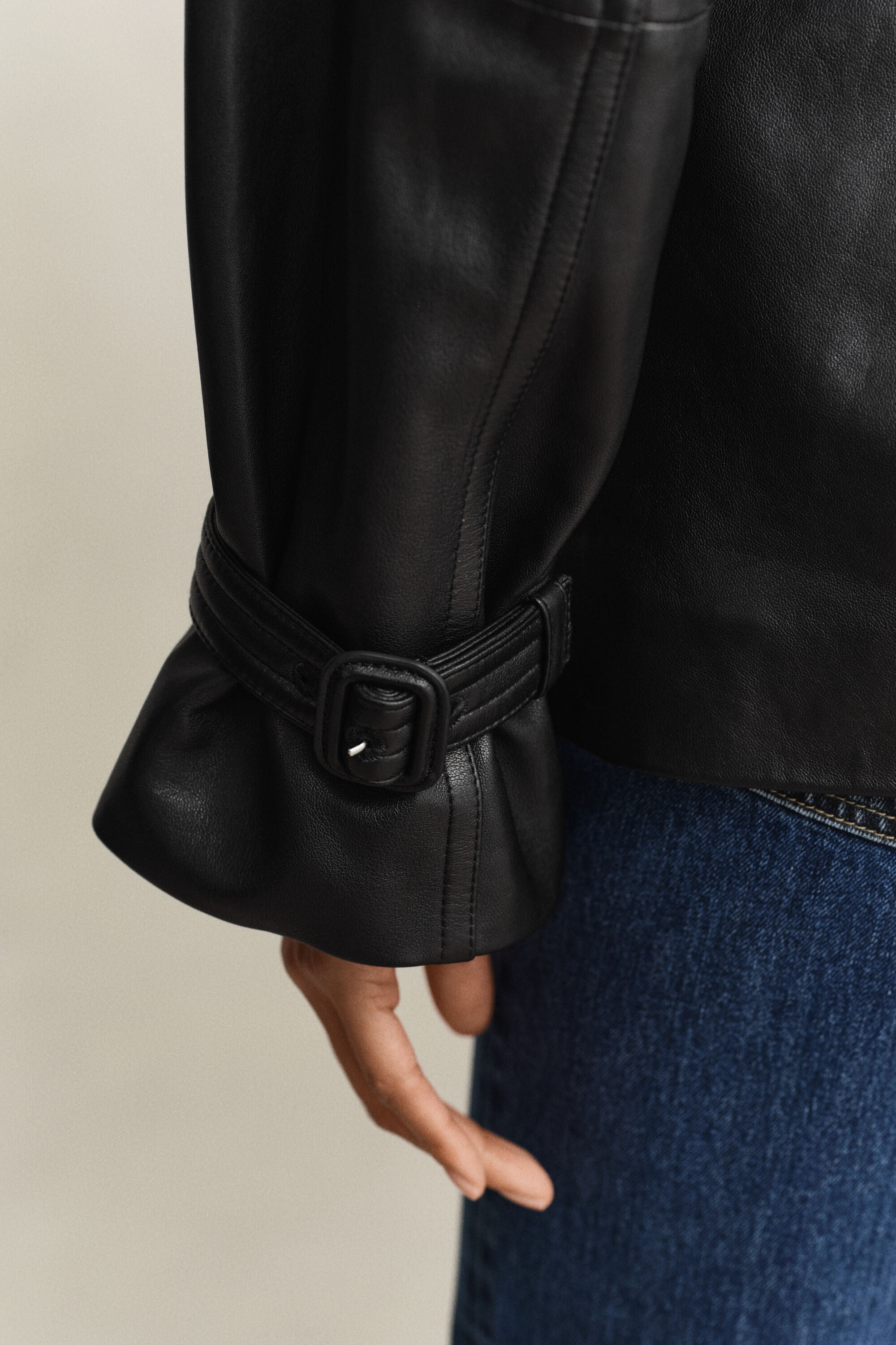 Trench-coat court en cuir