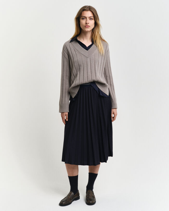 Pull col V en laine &agrave; c&ocirc;tes larges