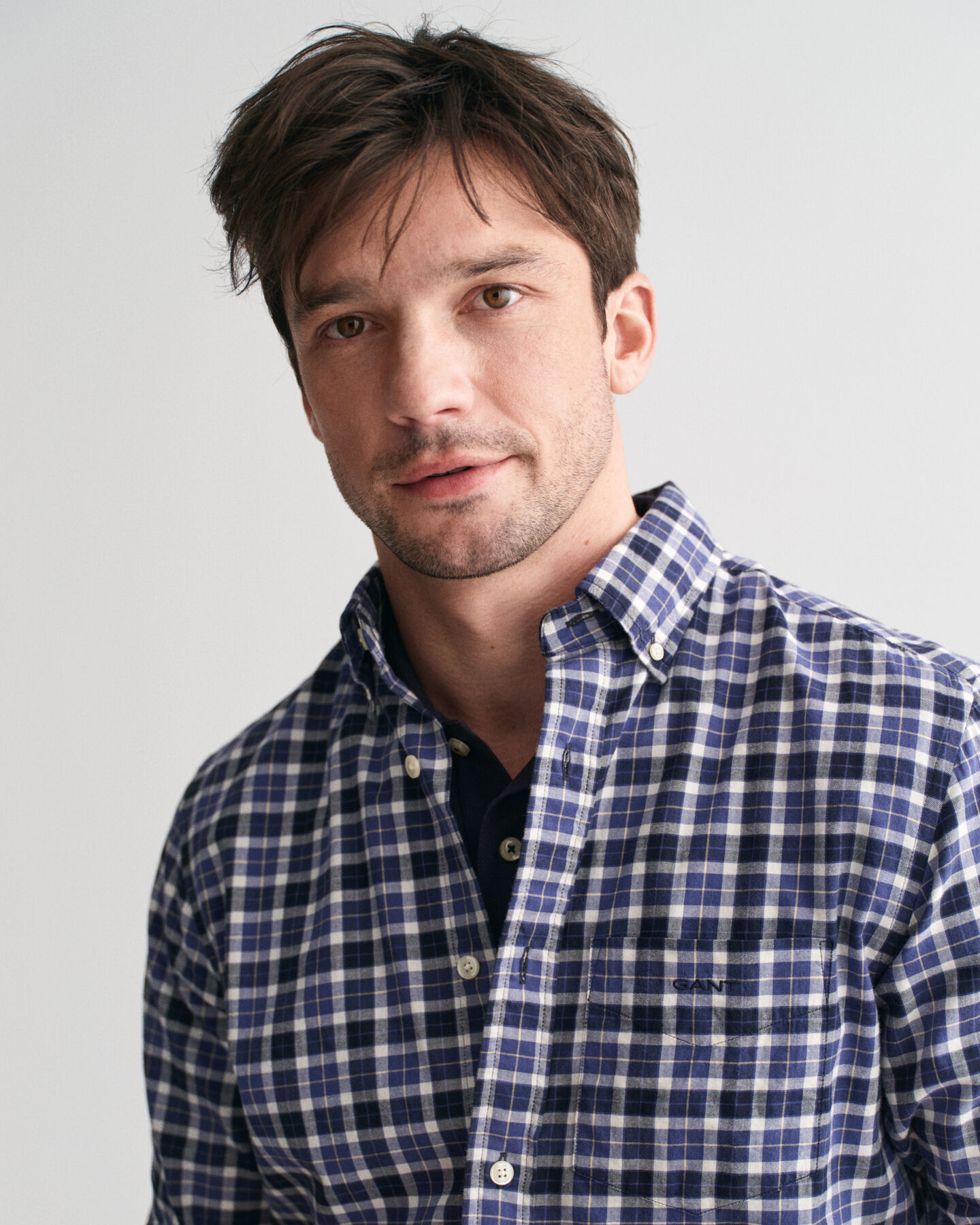 Chemise regular fit en serg&eacute; l&eacute;ger &agrave; carreaux