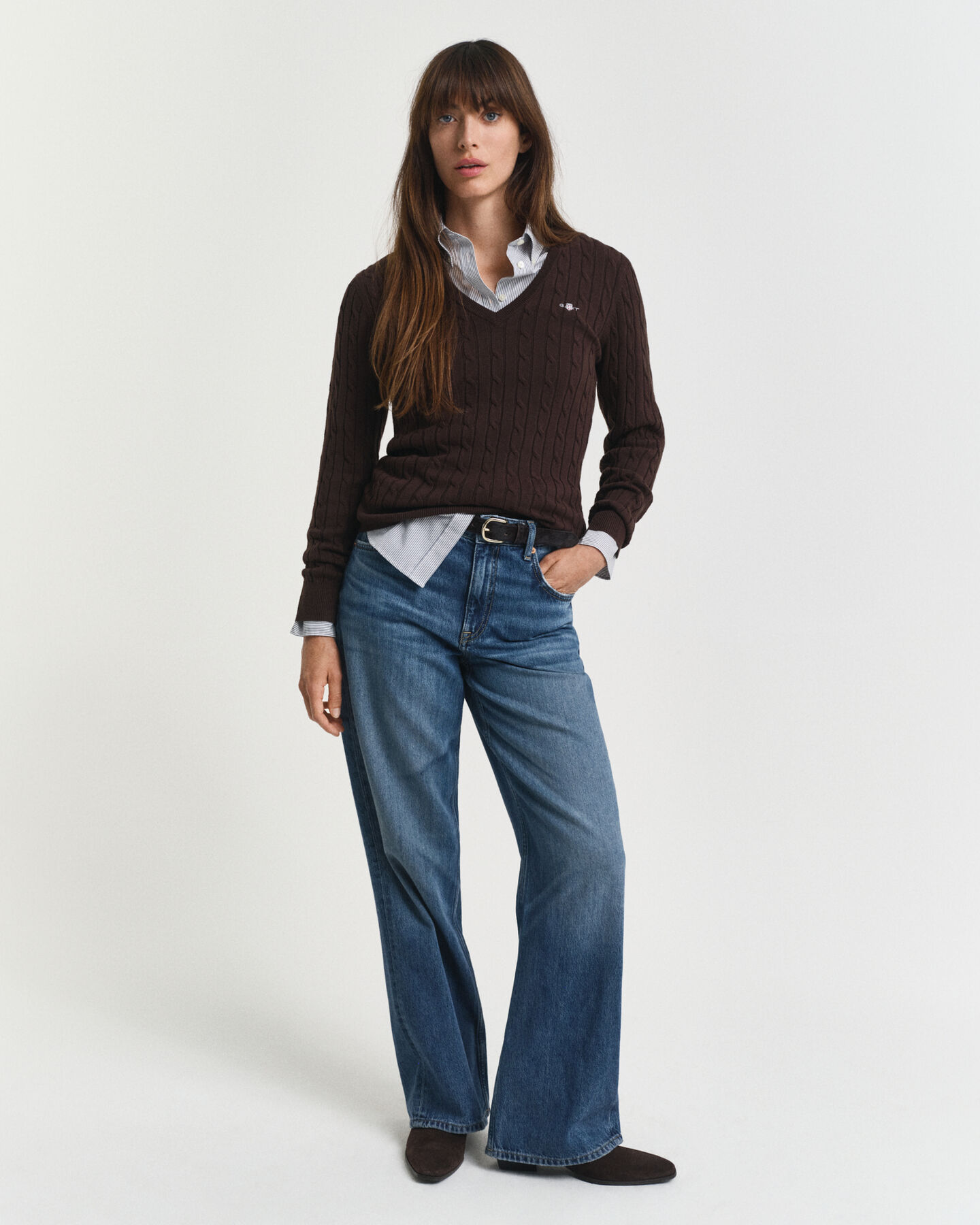 Pull col V en maille de coton stretch à torsades