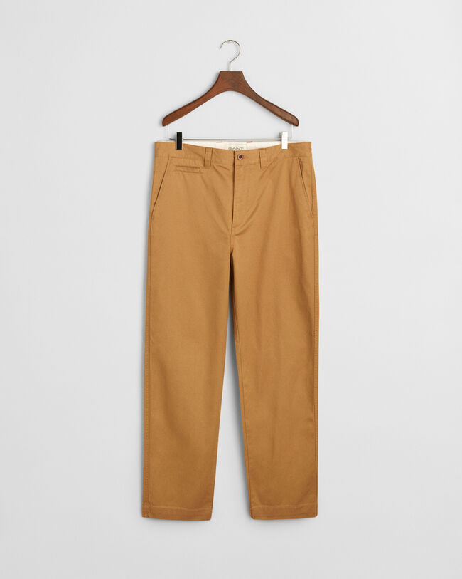 Pantalon chino regular fit en coton bross&eacute;