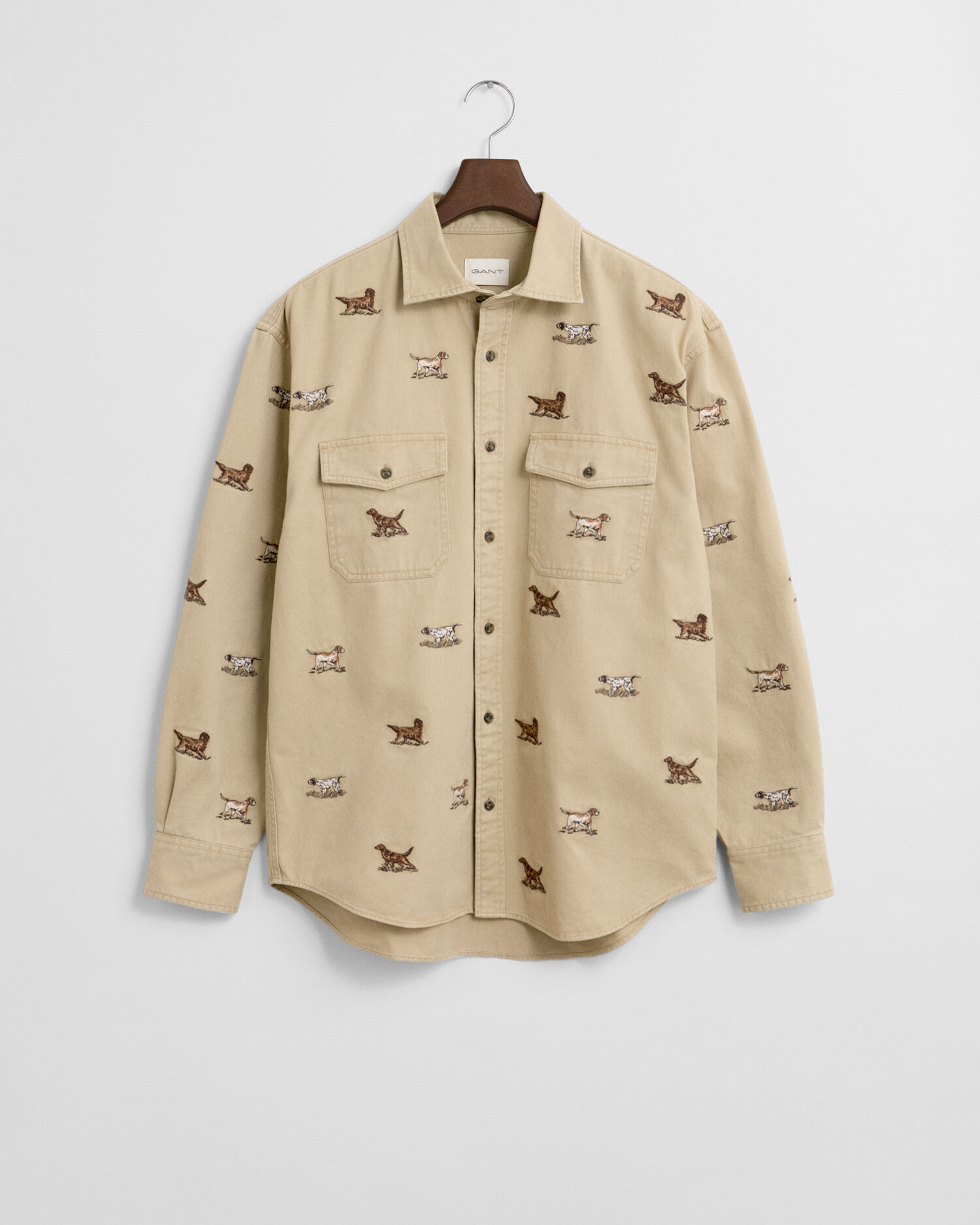 Chemise coupe décontractée en sergé avec motif brodé