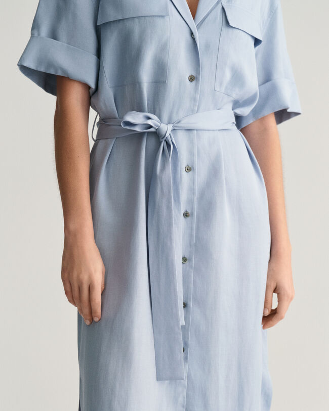 Robe-chemise &agrave; manches courtes avec poches