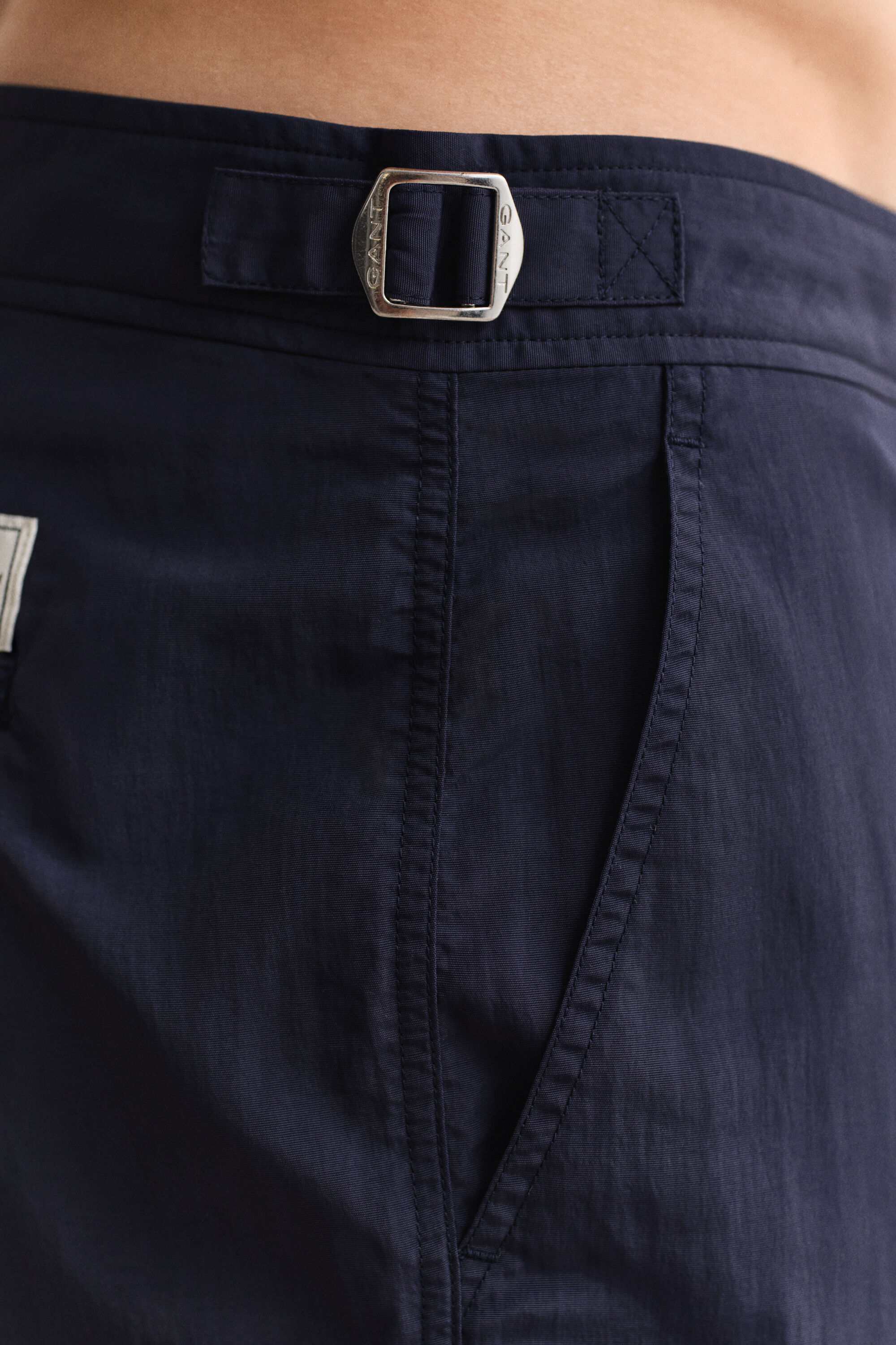 Short de bain coupe ajustée