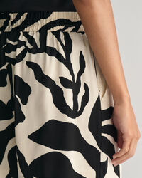 Short relaxed fit Palm Print Pull-On