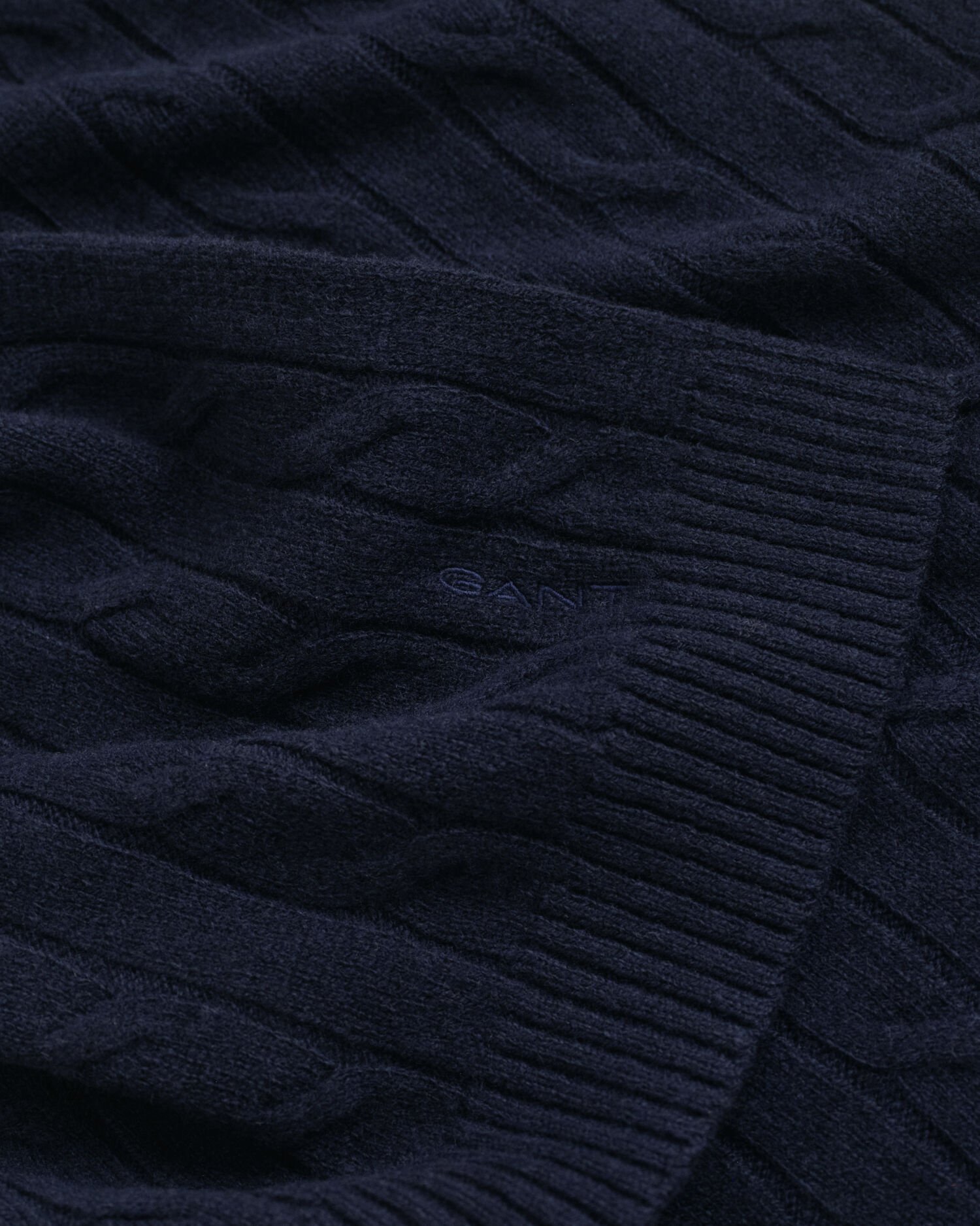 Écharpe en maille de laine à torsades