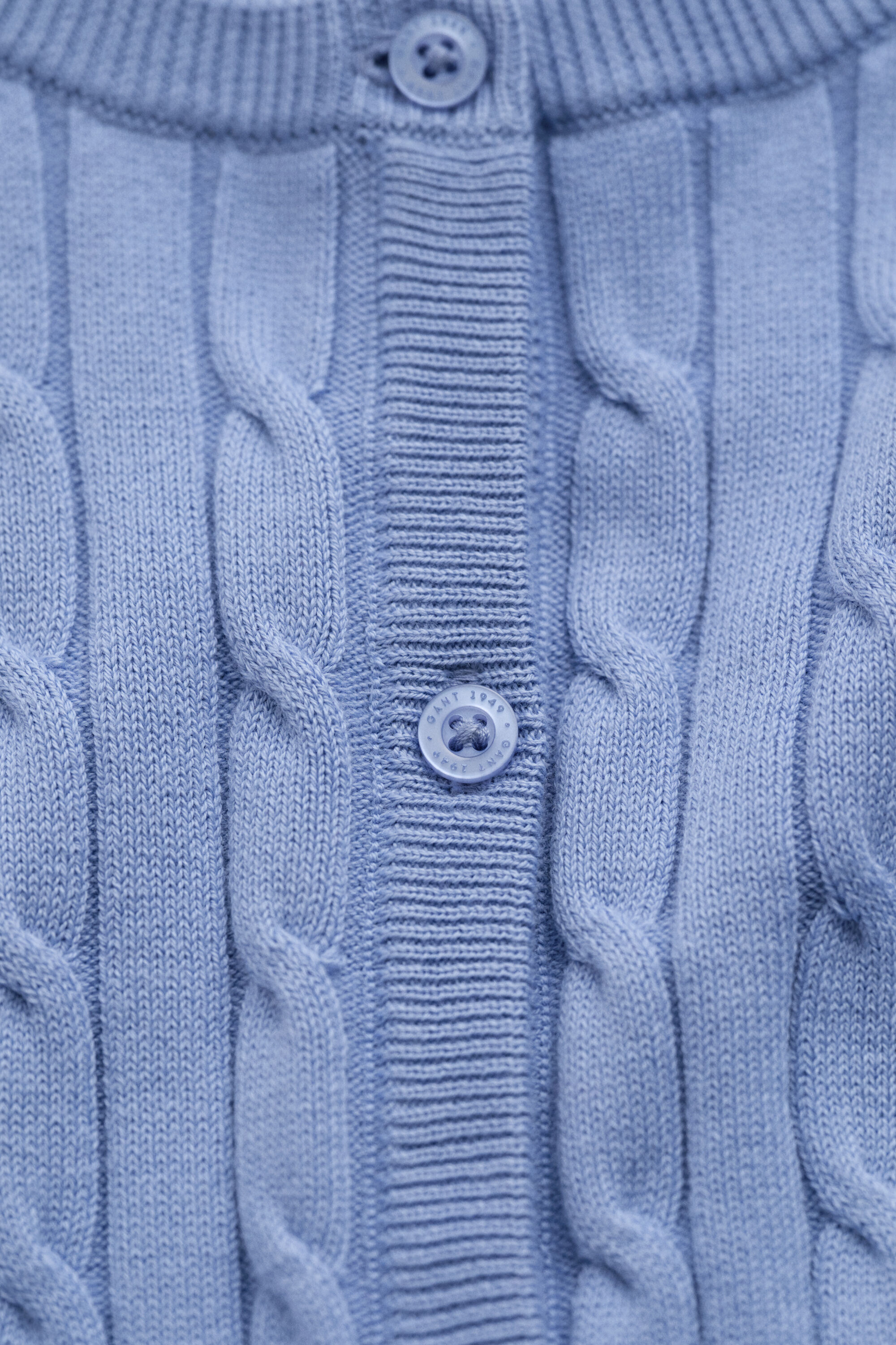Cardigan en maille de coton stretch à torsades