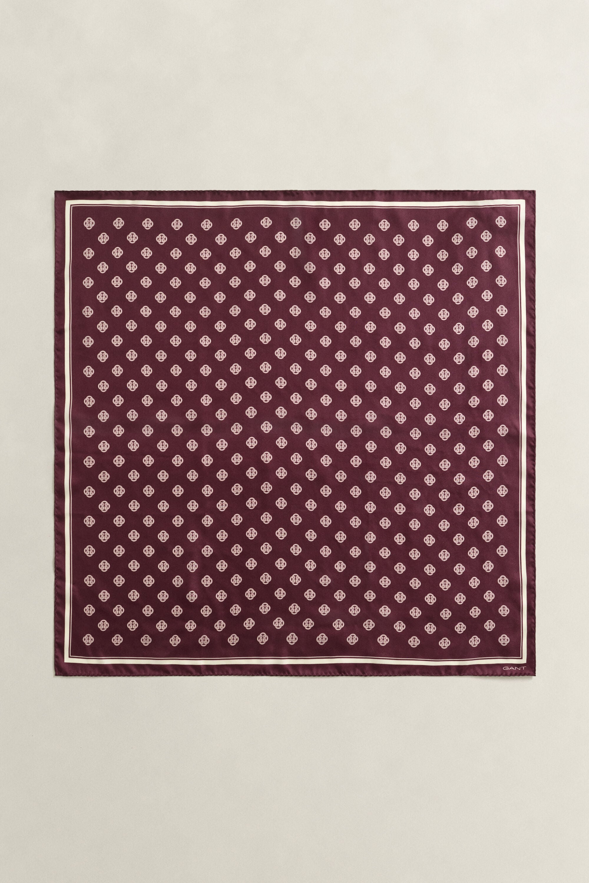 Foulard en soie avec monogramme