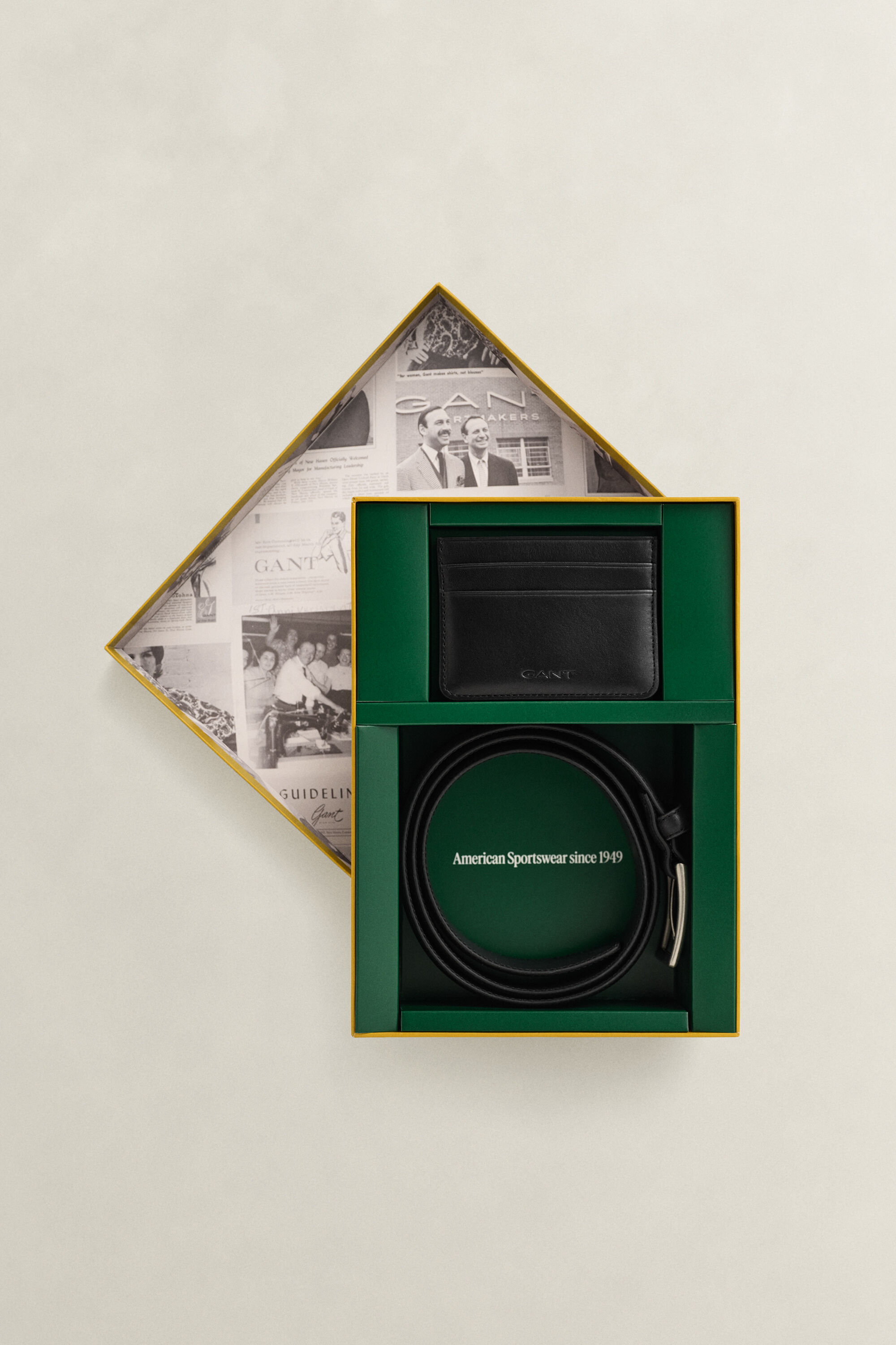 Coffret cadeau ceinture et porte-cartes en cuir