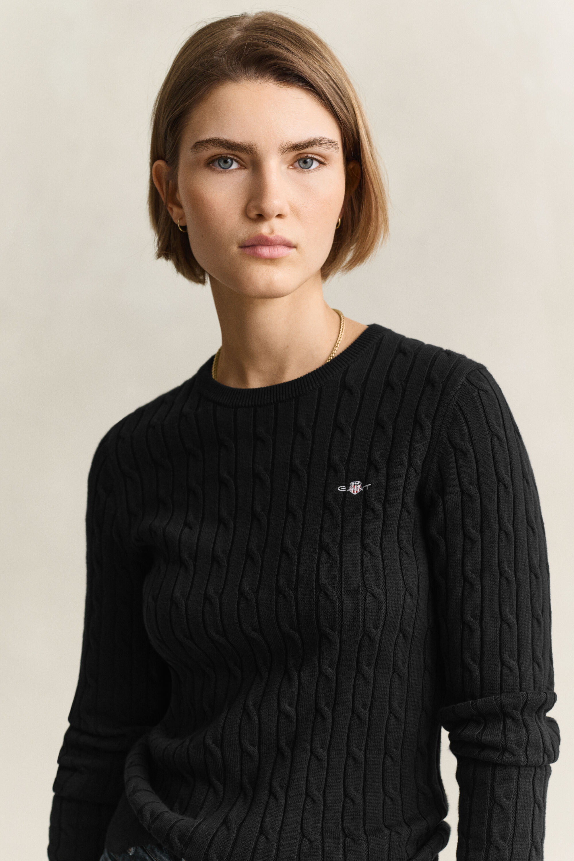 Pull en maille torsadée classique