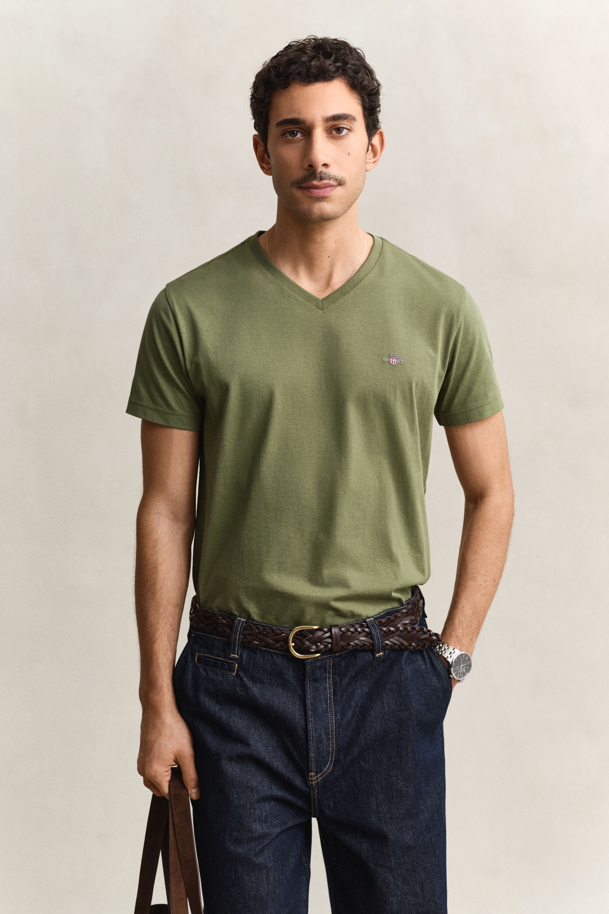 T-shirt col V coupe slim Shield