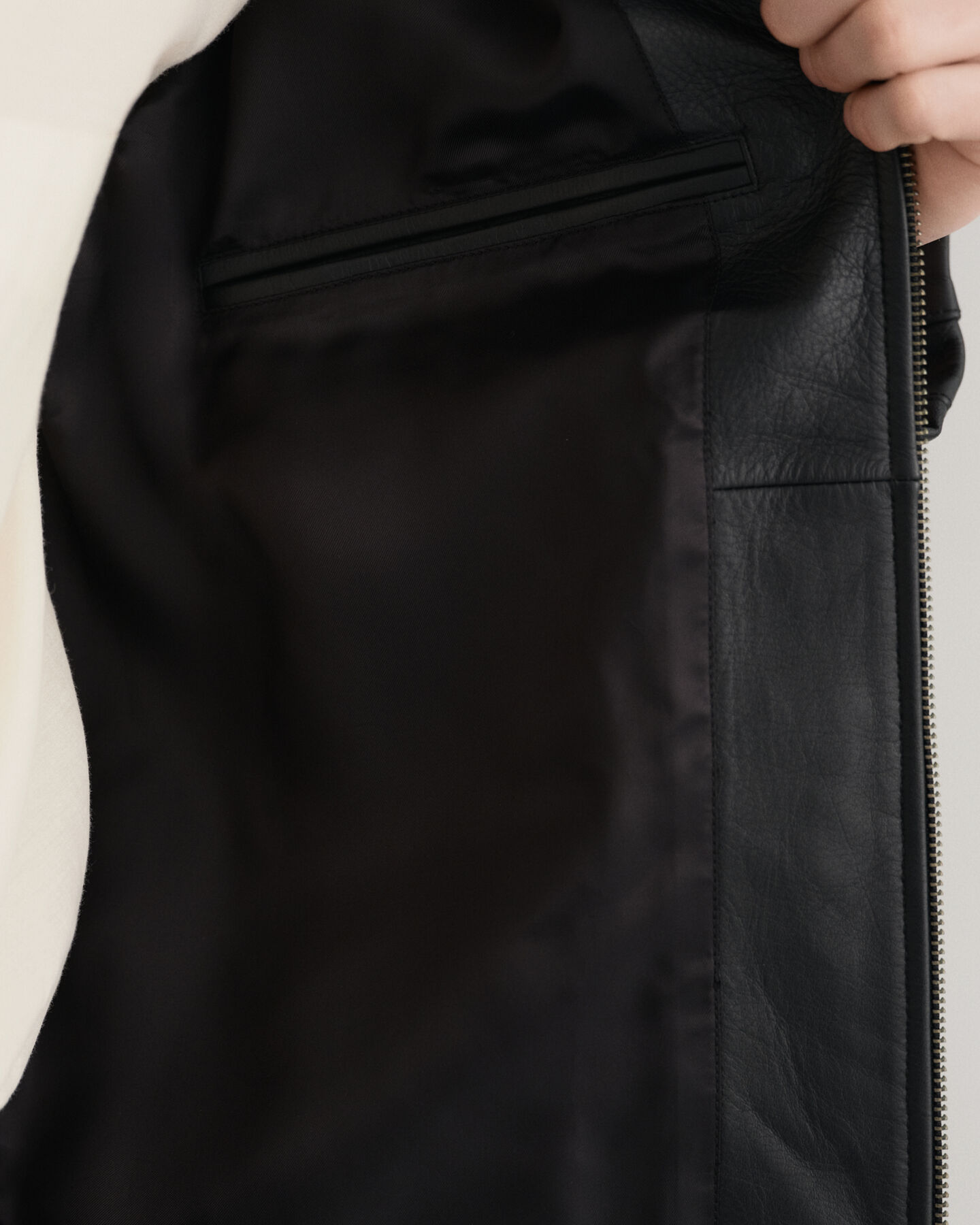 Veste courte en cuir