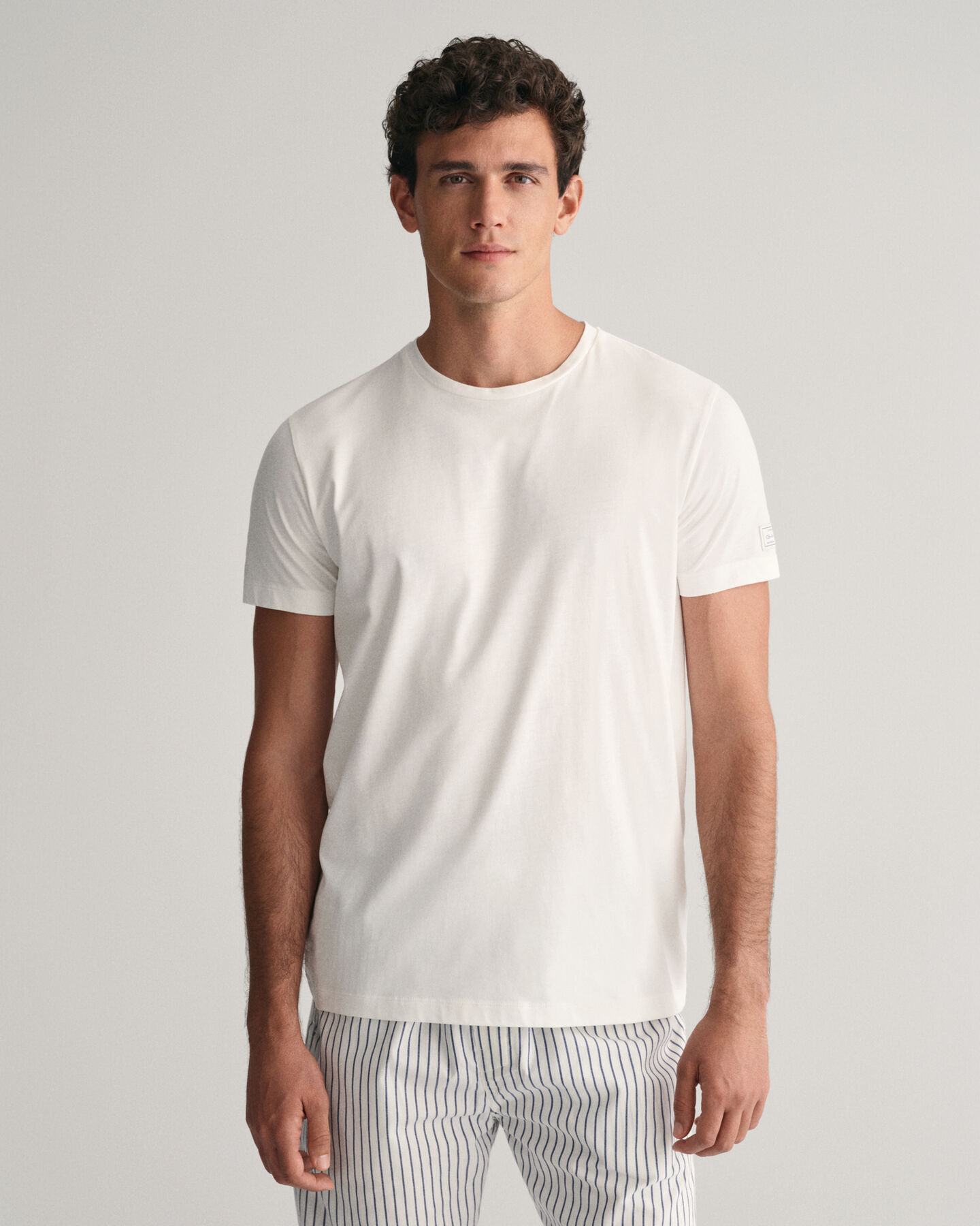 Coffret cadeau t-shirt et pantalon de pyjama à rayures