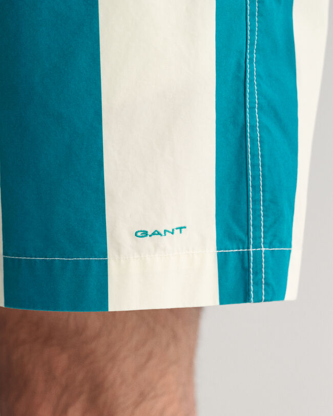 Short ray&eacute; avec cordon de serrage