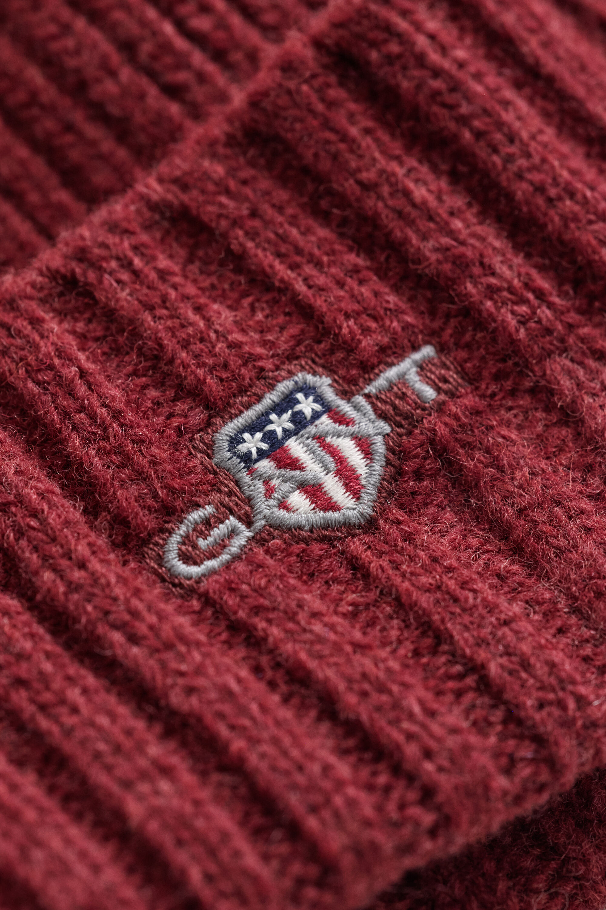 Bonnet en laine avec écusson