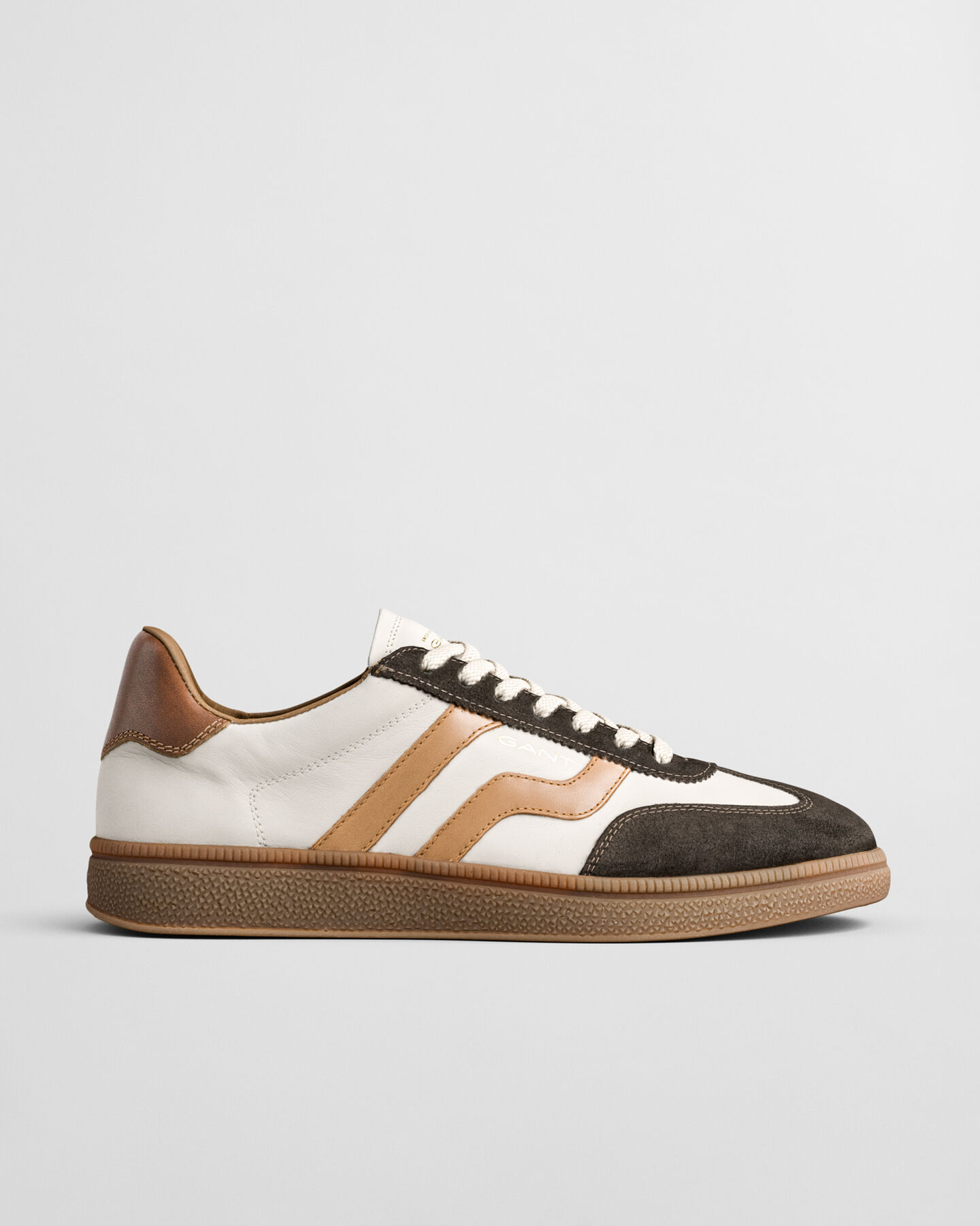 Baskets en daim et cuir Cuzmo