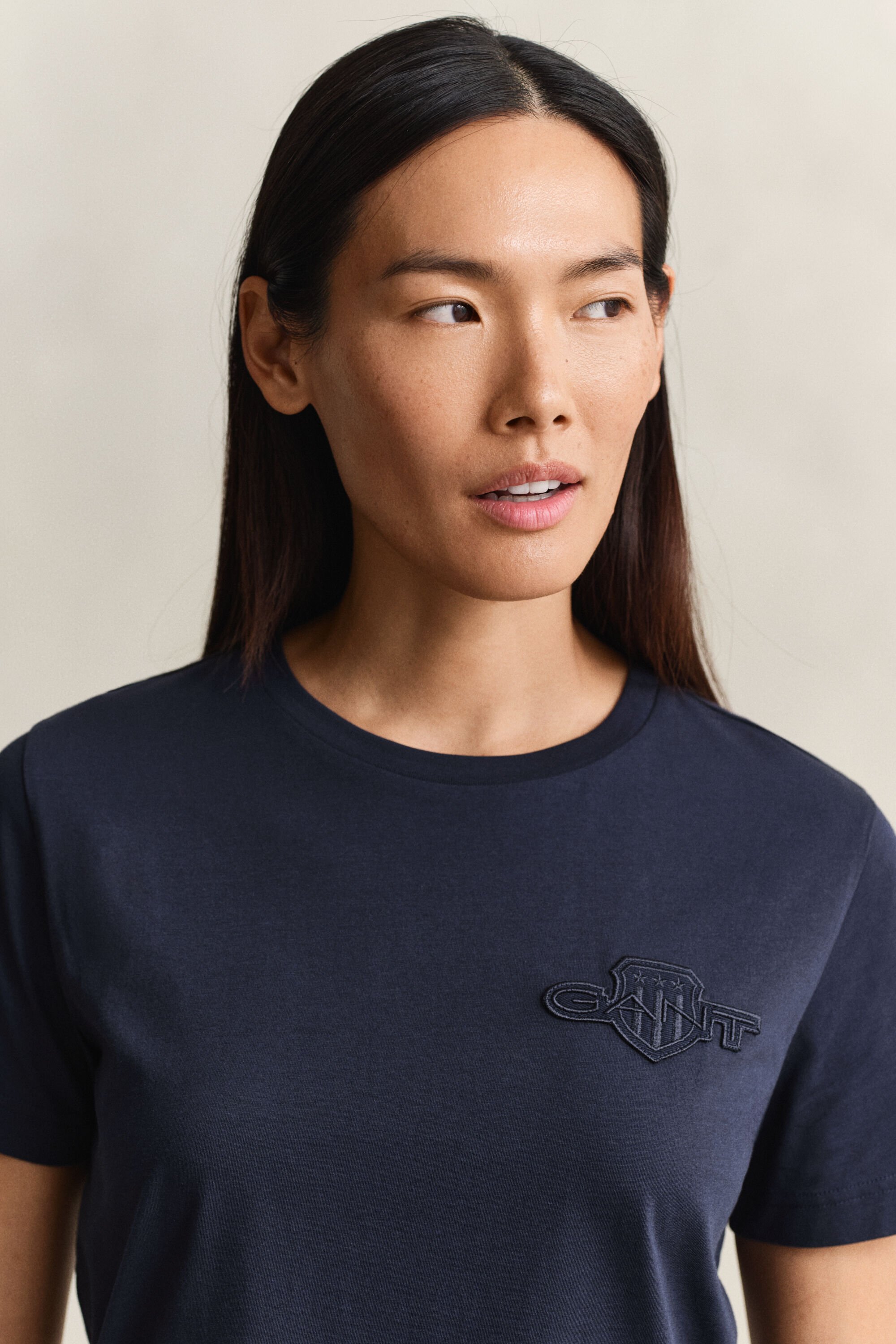 T-shirt avec écusson ton sur ton