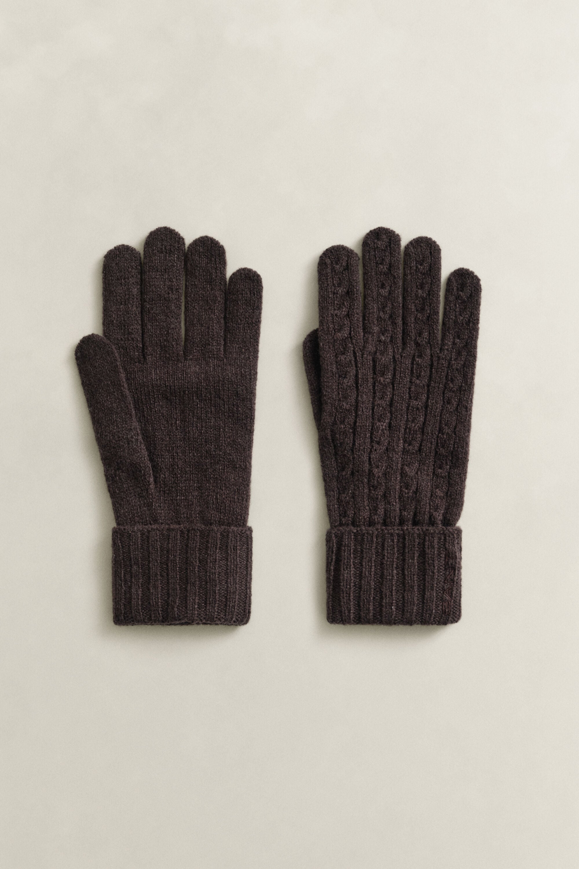 Gants en maille de laine à torsades