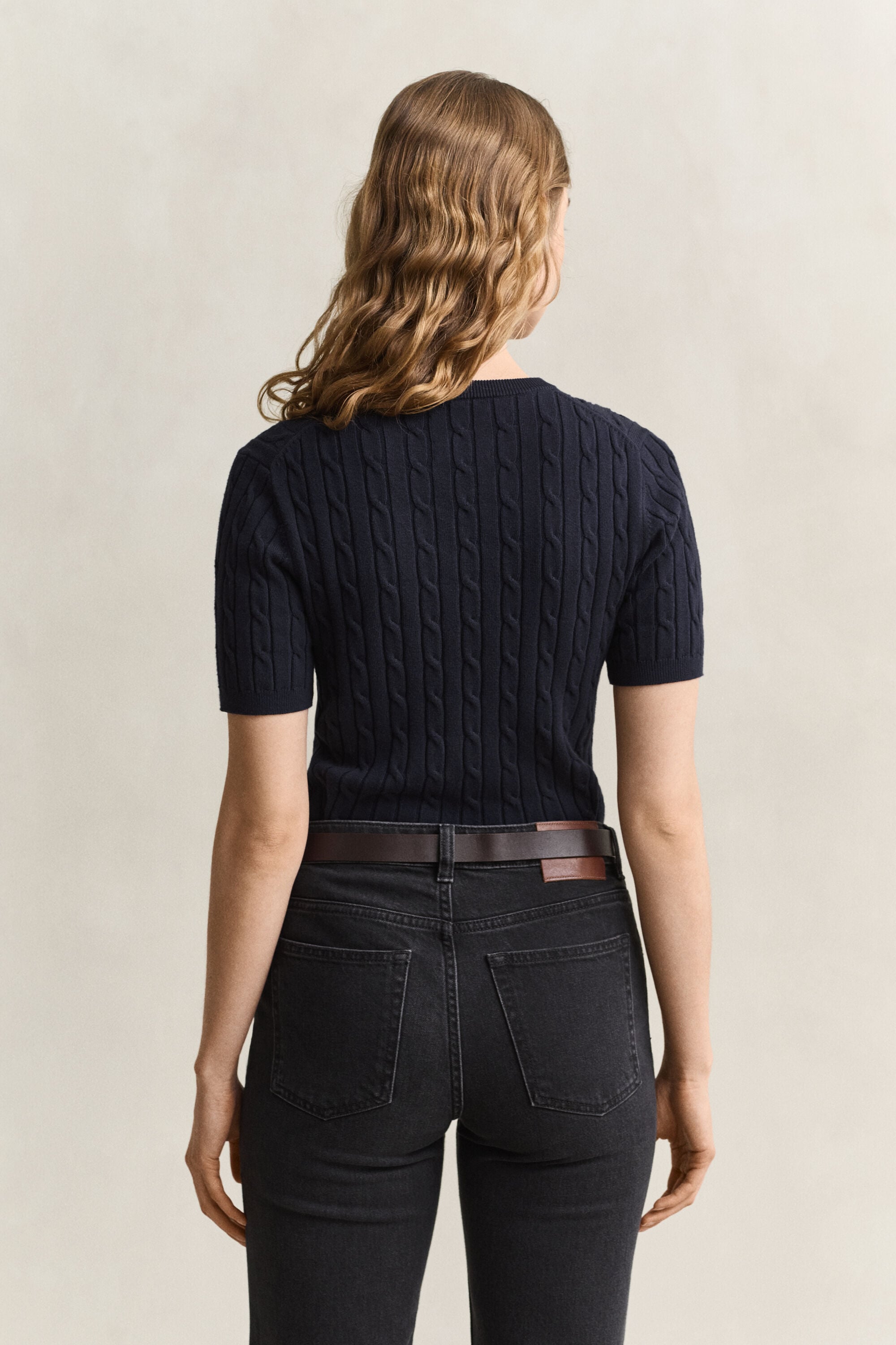 Pull à manches courtes en maille de coton stretch à torsades