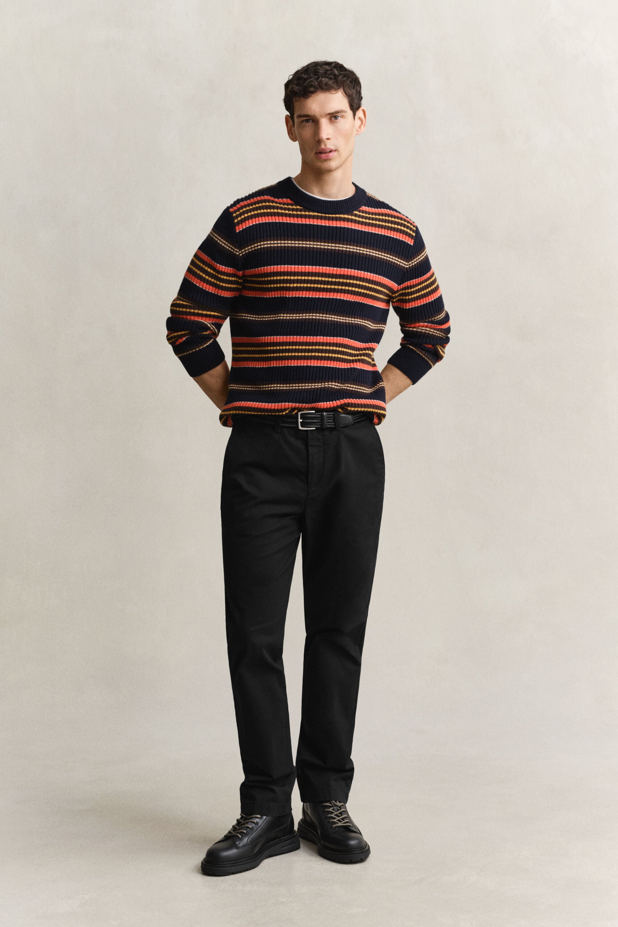 Pantalon chino classique coupe regular