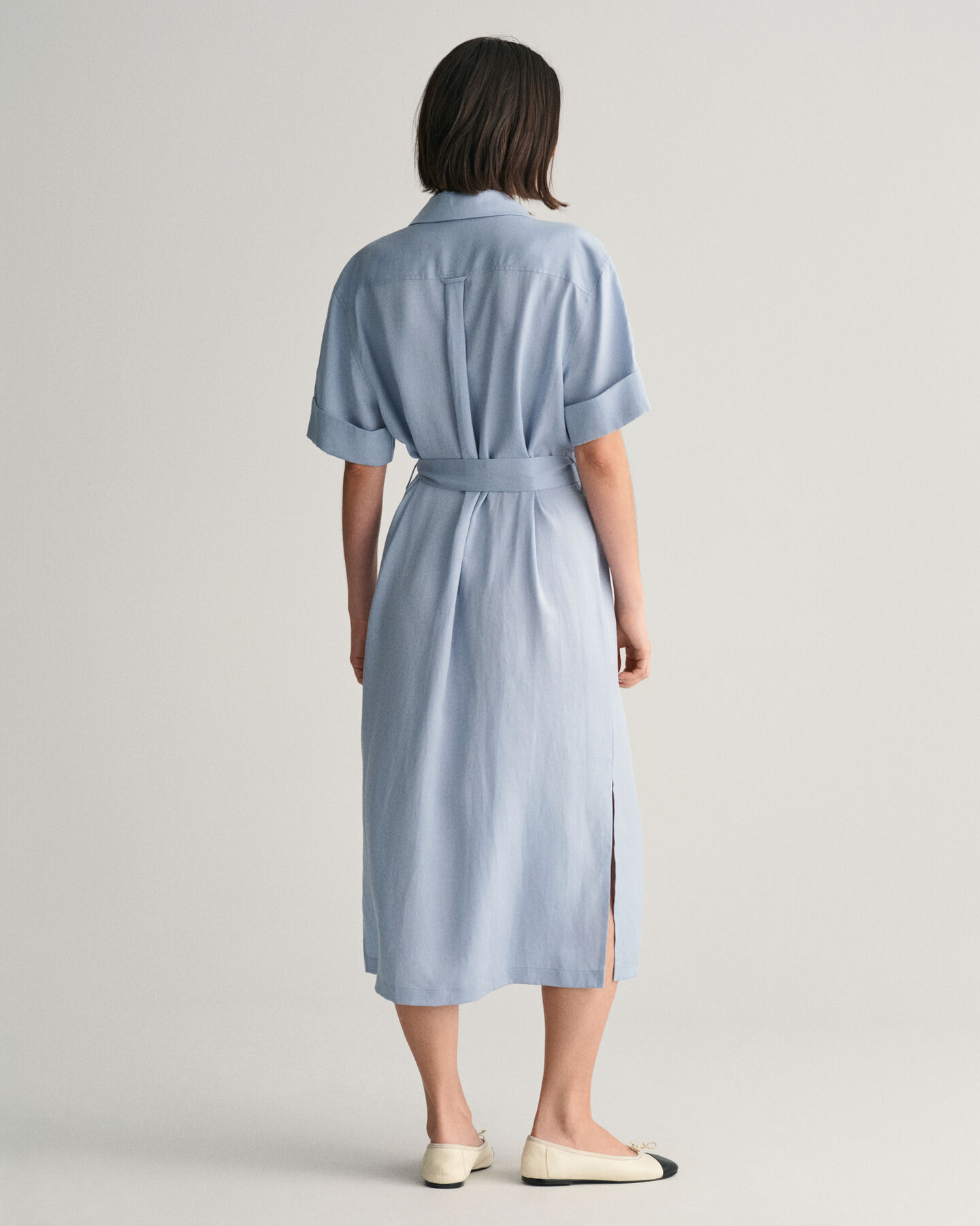 Robe-chemise &agrave; manches courtes avec poches