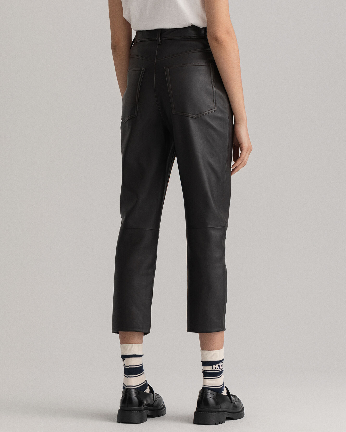 Pantalon court à taille haute en cuir