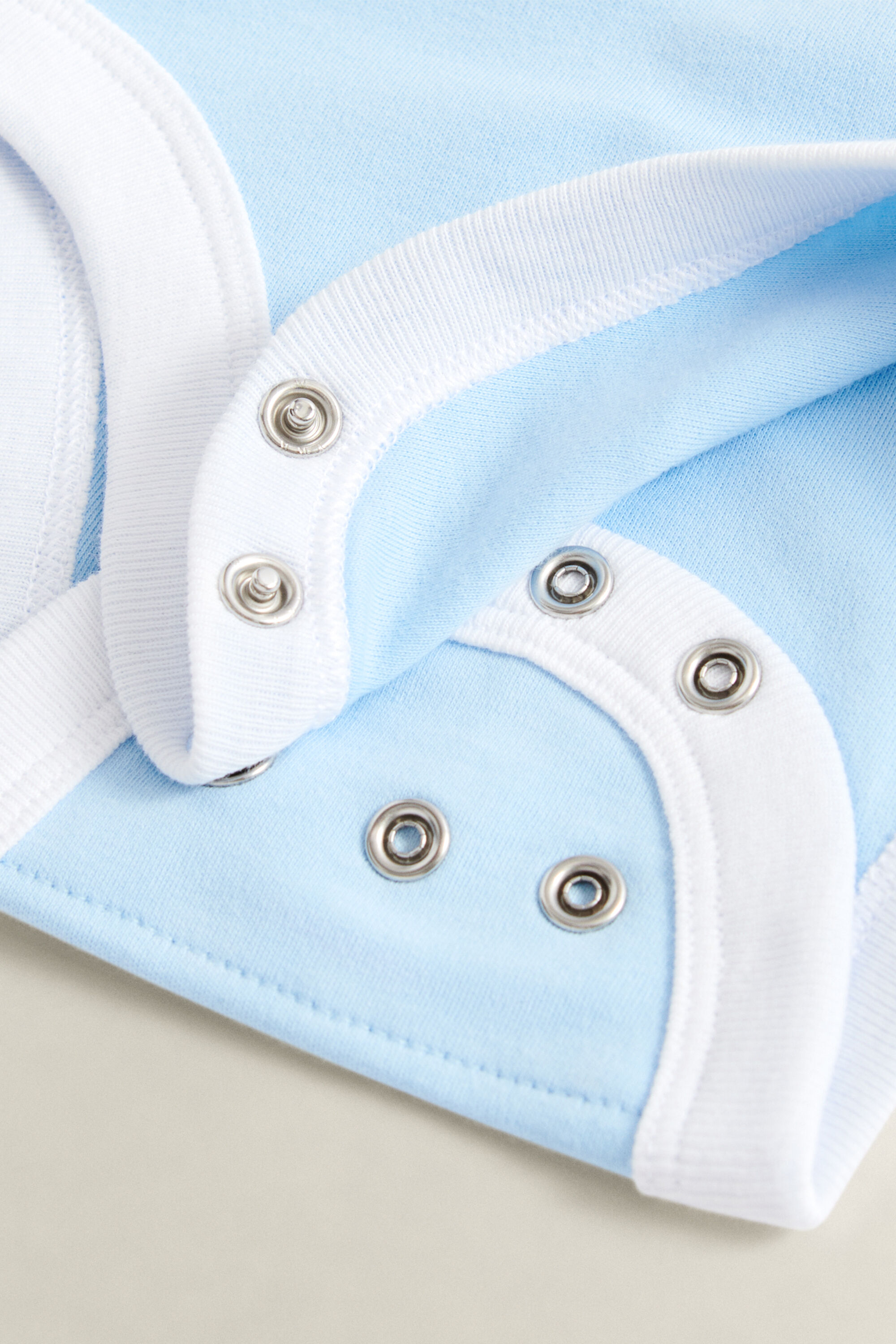 Ensemble barboteuse et bonnet pour bébé