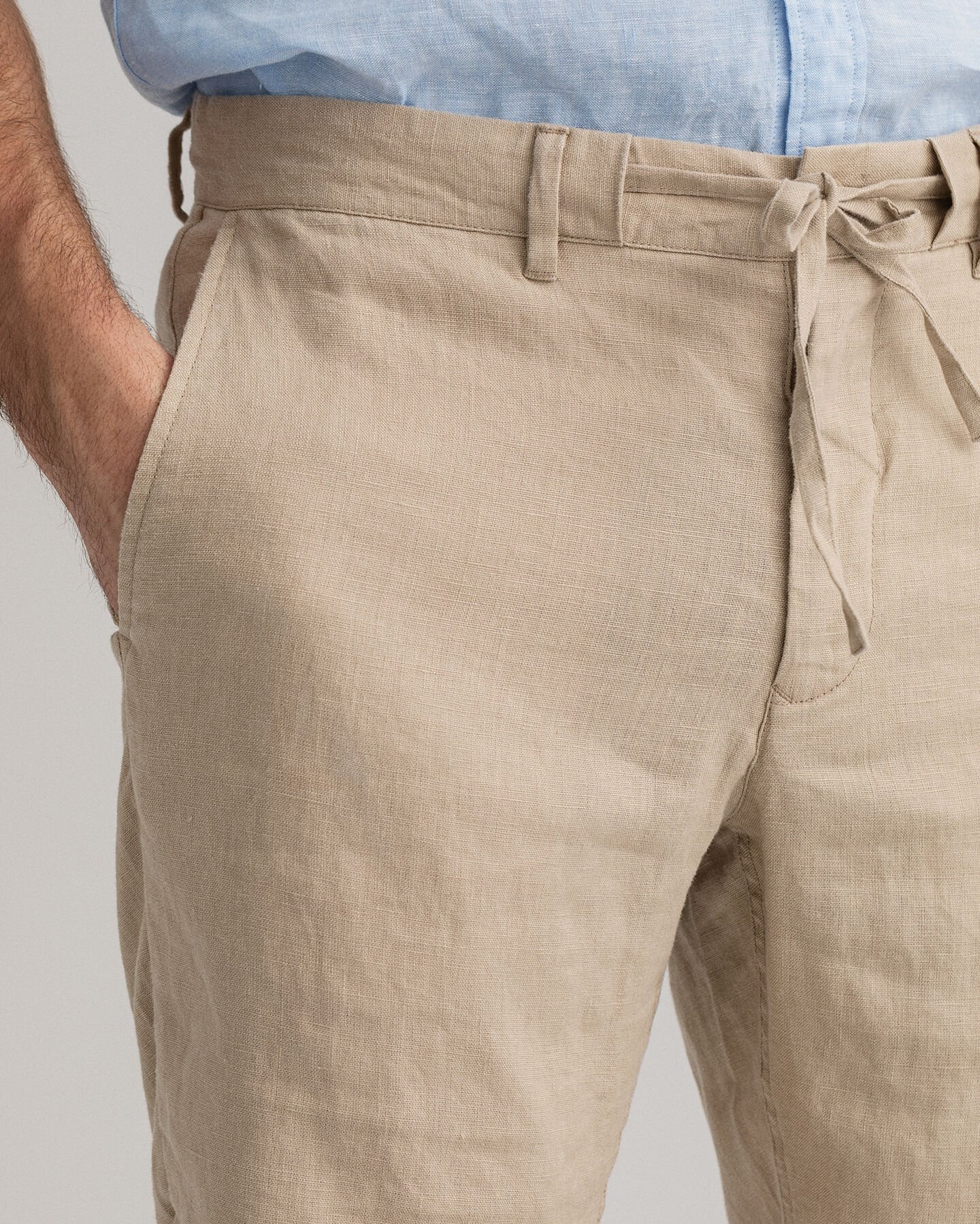 Short relaxed fit en lin avec cordon de serrage