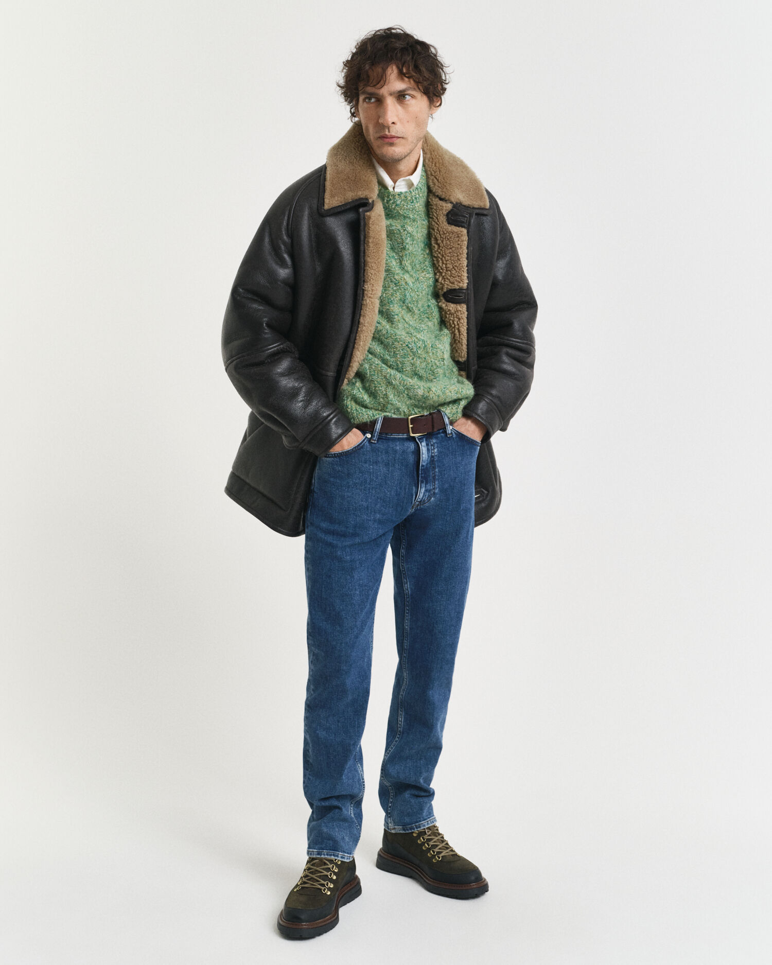 Jean regular fit à délavage épuré