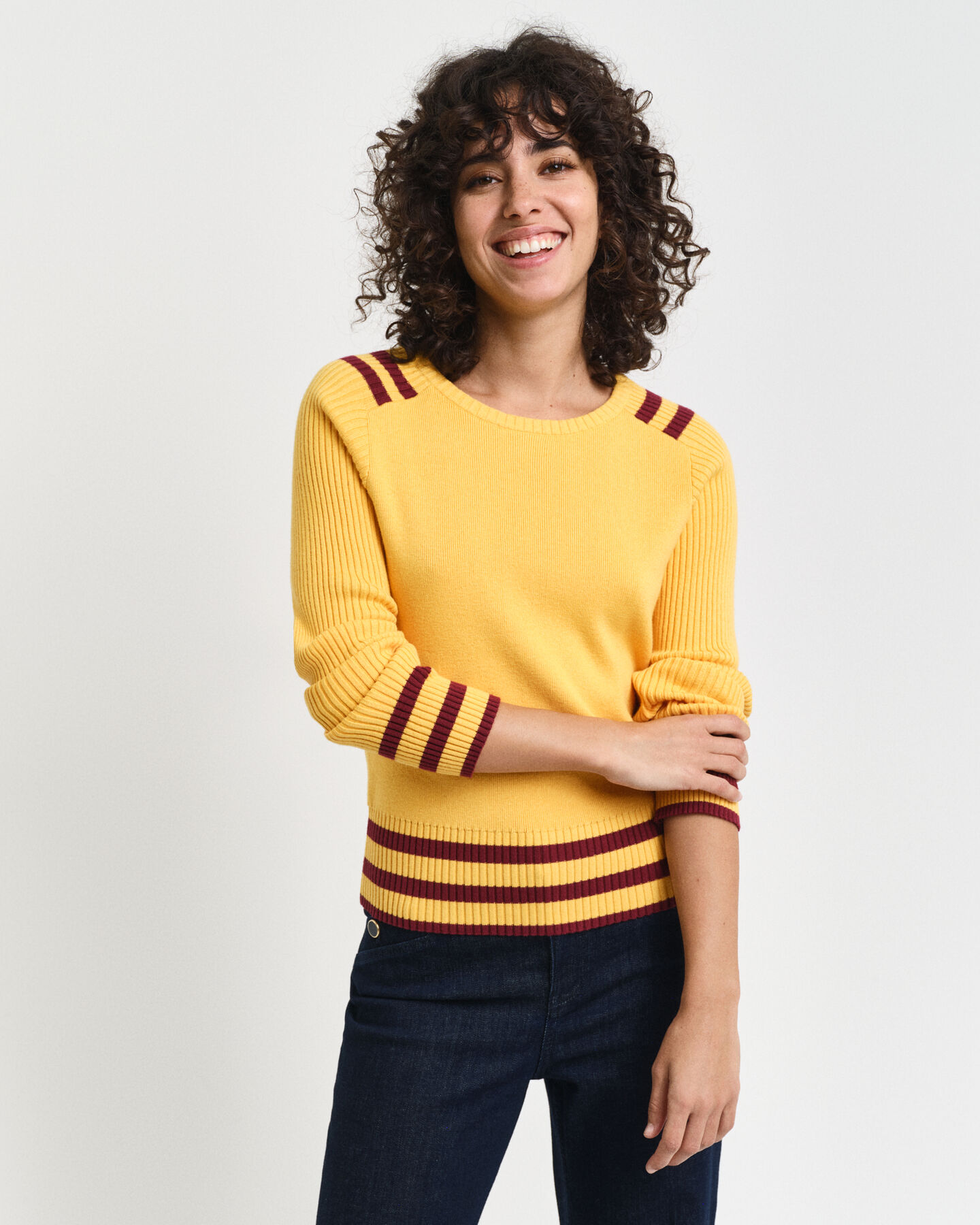 Pull ras du cou avec finitions contrastantes