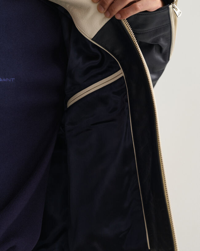 Veste courte en cuir