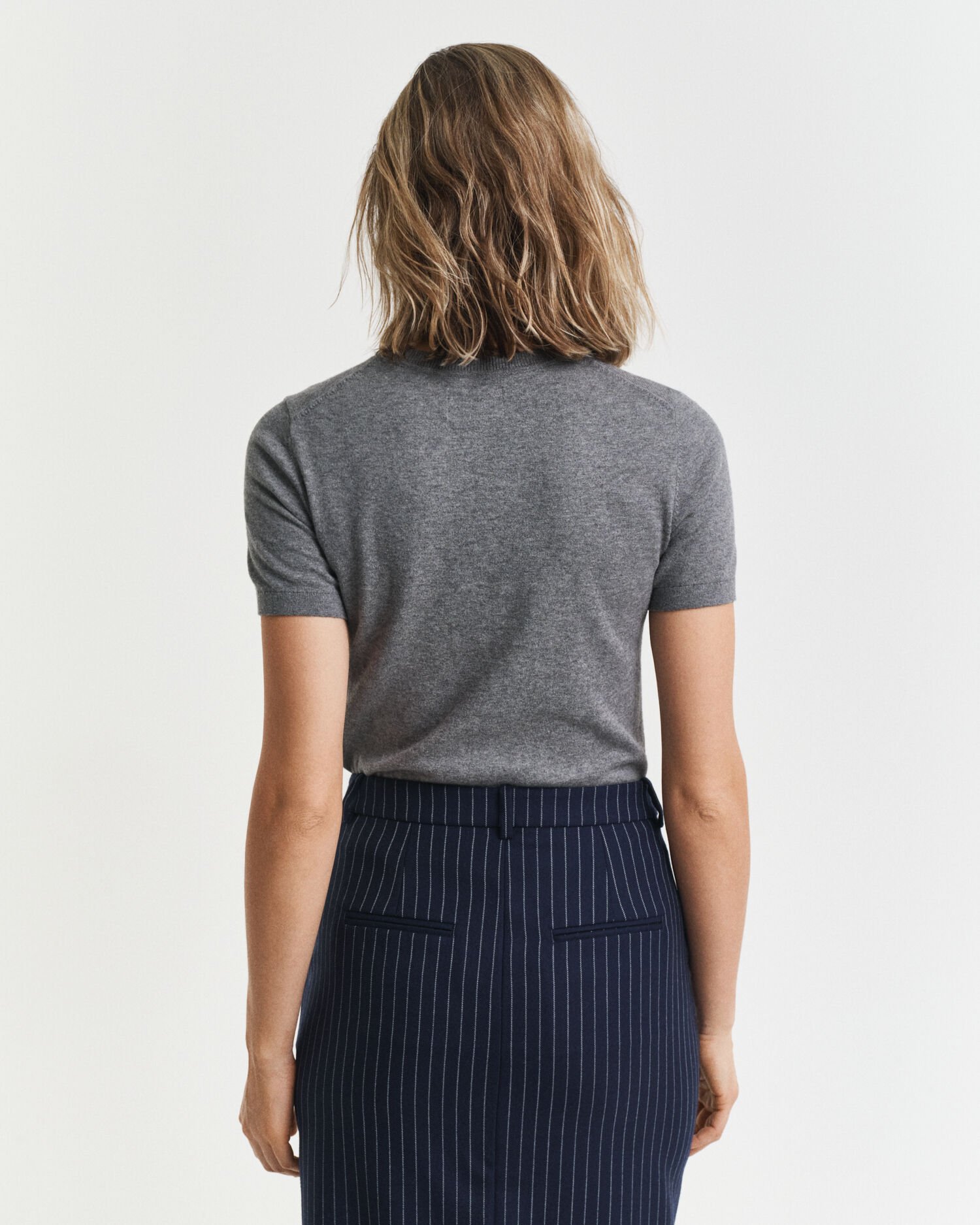 Pull col rond léger à manches courtes